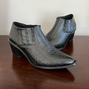 Seven7 Casanova Western Ankle Bootie Womens Size 8M Black Croc Cowgirl Vegan
